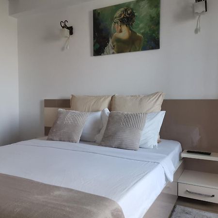 Coffee Residence Apartment Cu 2 Camere Boekarest Buitenkant foto